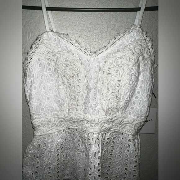 ❄️ Japna White Tank Top-size small - Picture 1 of 4